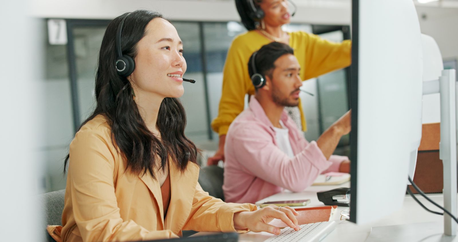 Enhancing Customer Experience with AI in the Contact Center